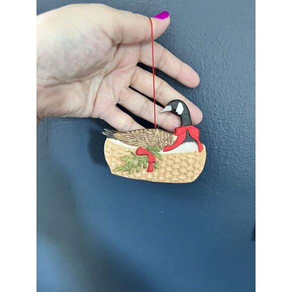 Schmid Gordon Fraser Flat Porcelain Bird Christmas Ornament Goose 1983 Basket - Picture 1 of 3